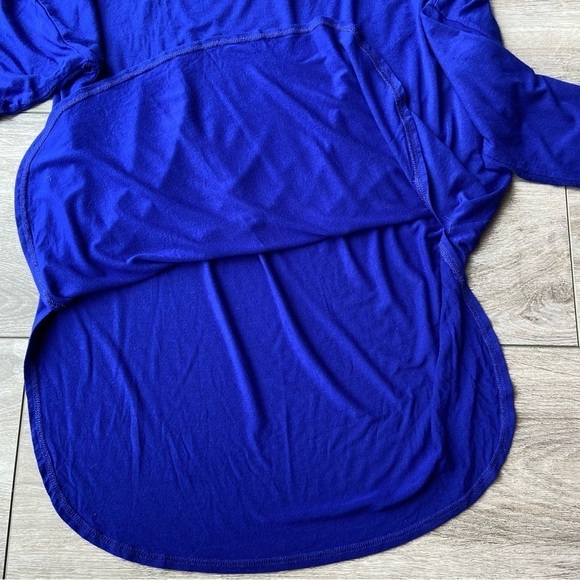 Aritzia Babaton Norris T Shirt In  Royal Blue - Picture 12 of 16